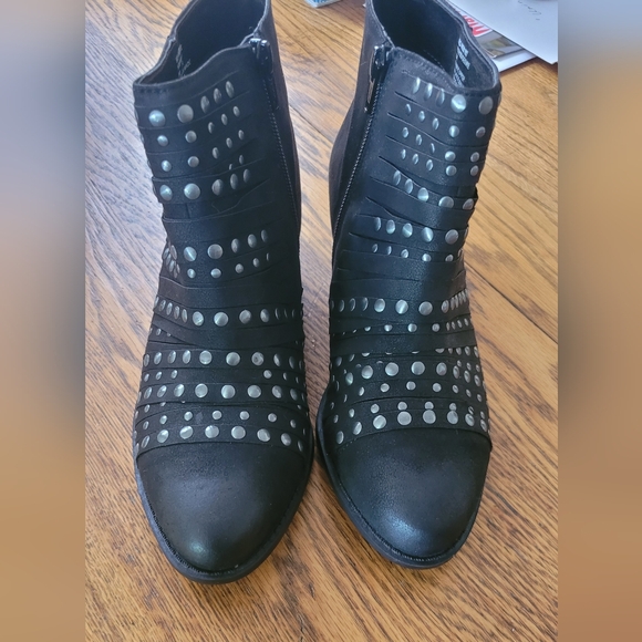 EUC Black Ankle Boots with Silver Studded Accents - - Picture 2 of 6